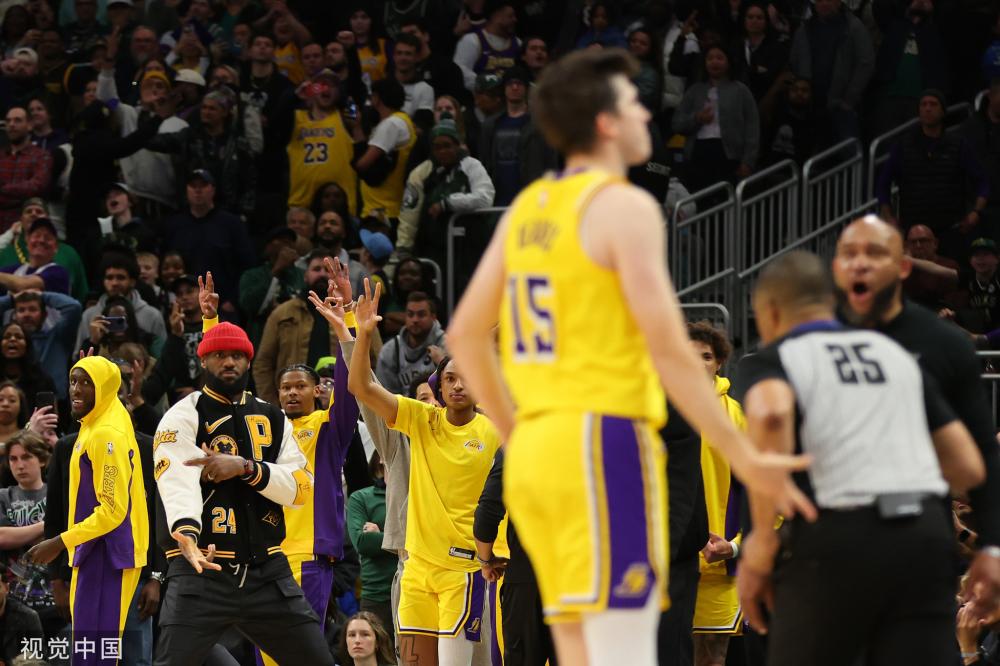 尽管他们在 尽管他们在