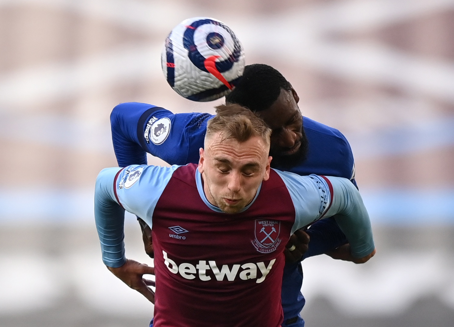 重金引援 重金引援