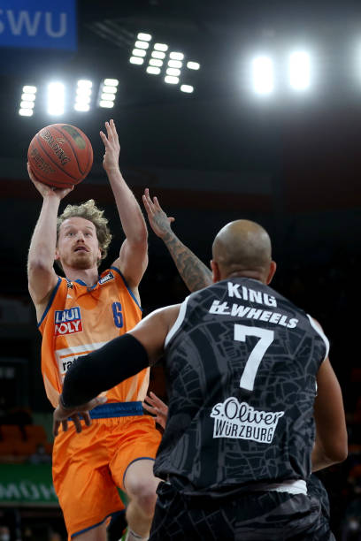 洛伊两名中 洛伊两名中